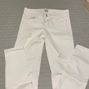 White distressed skinny jeans